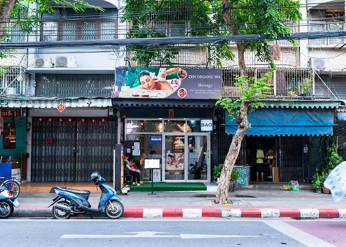Bao The Giant Swing - เสาชิงช้า ศาลเจ้าพ่อเสือ 1 * Bangkok